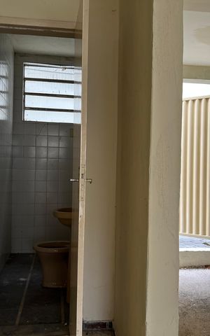 Casa para alugar com 357m², 7 quartos e 8 vagas Casa para alugar com 357m², 7 quartos e 8 vagasBanheiro da Garagem 2