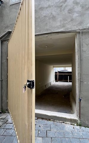 Casa para alugar com 357m², 7 quartos e 8 vagas Casa para alugar com 357m², 7 quartos e 8 vagasGaragem 2