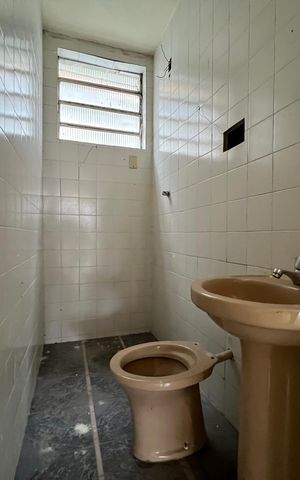 Casa para alugar com 357m², 7 quartos e 8 vagas Casa para alugar com 357m², 7 quartos e 8 vagasBanheiro da Garagem 2