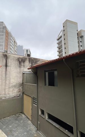 Casa para alugar com 357m², 7 quartos e 8 vagas Casa para alugar com 357m², 7 quartos e 8 vagasÁrea externa