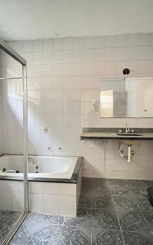 Casa para alugar com 357m², 7 quartos e 8 vagas Casa para alugar com 357m², 7 quartos e 8 vagasBanheiro da suíte