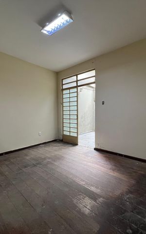 Casa para alugar com 357m², 7 quartos e 8 vagas Casa para alugar com 357m², 7 quartos e 8 vagasQuarto 1