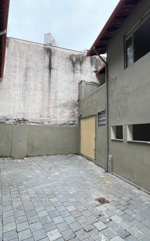 Casa para alugar com 357m², 7 quartos e 8 vagas Casa para alugar com 357m², 7 quartos e 8 vagasÁrea externa