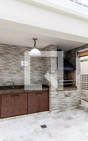 Apartamento à venda com 132m², 3 quartos e 4 vagas Apartamento à venda com 132m², 3 quartos e 4 vagasÁrea comum - Churrasqueira