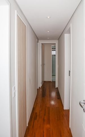 Apartamento à venda com 132m², 3 quartos e 4 vagas Apartamento à venda com 132m², 3 quartos e 4 vagasCorredor