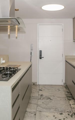 Apartamento à venda com 132m², 3 quartos e 4 vagas Apartamento à venda com 132m², 3 quartos e 4 vagasCozinha