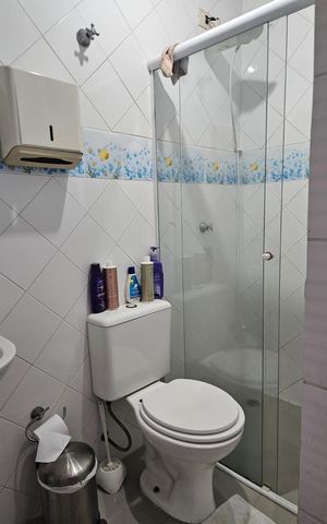 Casa de condomínio à venda com 312m², 4 quartos e 4 vagas Casa de condomínio à venda com 312m², 4 quartos e 4 vagasBanheiro