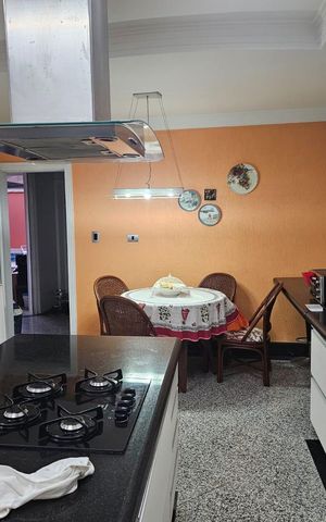 Casa de condomínio à venda com 312m², 4 quartos e 4 vagas Casa de condomínio à venda com 312m², 4 quartos e 4 vagasCozinha