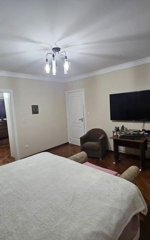 Casa de condomínio à venda com 312m², 4 quartos e 4 vagas Casa de condomínio à venda com 312m², 4 quartos e 4 vagasQuarto