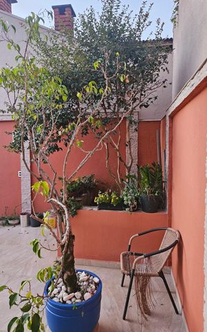 Casa de condomínio à venda com 312m², 4 quartos e 4 vagas Casa de condomínio à venda com 312m², 4 quartos e 4 vagasÁrea externa