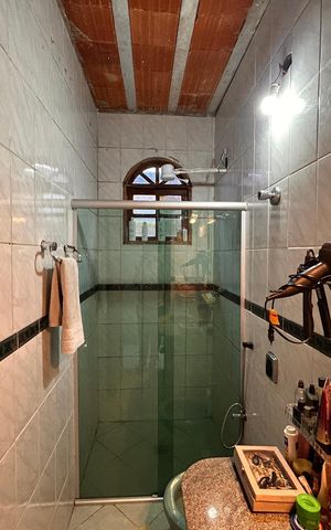 Casa à venda com 200m², 2 quartos e 4 vagas