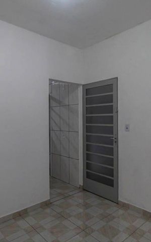 Casa para alugar com 50m², 1 quarto e sem vaga Casa para alugar com 50m², 1 quarto e sem vagaSala