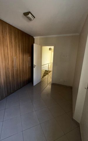 Casa à venda com 158m², 3 quartos e 3 vagas Casa à venda com 158m², 3 quartos e 3 vagasQuarto 1