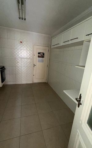 Casa à venda com 158m², 3 quartos e 3 vagas Casa à venda com 158m², 3 quartos e 3 vagasCozinha