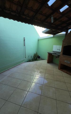 Casa à venda com 158m², 3 quartos e 3 vagas Casa à venda com 158m², 3 quartos e 3 vagasÁrea externa