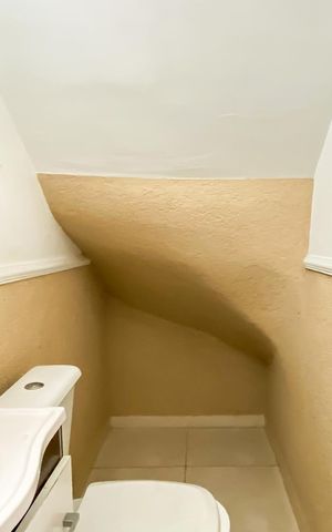 Casa para alugar com 85m², 2 quartos e 2 vagas