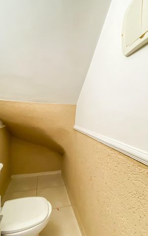 Casa para alugar com 85m², 2 quartos e 2 vagas