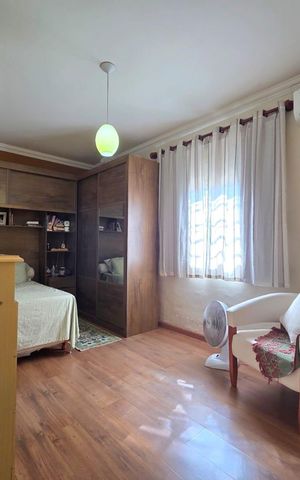 Casa à venda com 150m², 4 quartos e 6 vagas Casa à venda com 150m², 4 quartos e 6 vagasSuíte