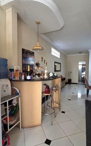 Casa à venda com 150m², 4 quartos e 6 vagas Casa à venda com 150m², 4 quartos e 6 vagasCozinha