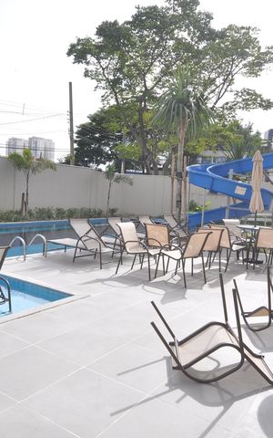 Apartamento à venda com 37m², 2 quartos e sem vagaÁrea comum - Piscina