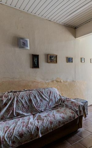 Casa à venda com 70m², 1 quarto e sem vaga Casa à venda com 70m², 1 quarto e sem vagaSala