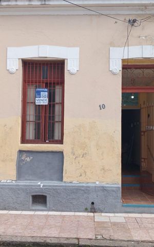 Casa à venda com 70m², 1 quarto e sem vaga Casa à venda com 70m², 1 quarto e sem vagaFachada