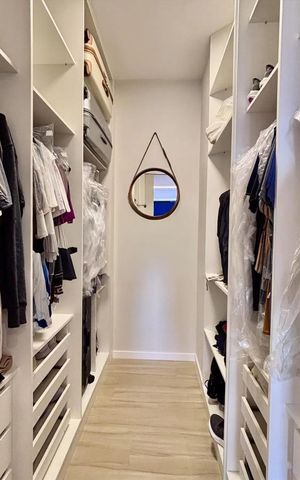 Apartamento à venda com 156m², 4 quartos e 4 vagasCloset do quarto