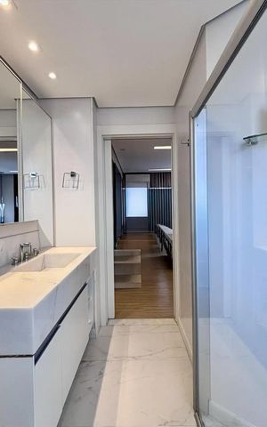 Apartamento à venda com 156m², 4 quartos e 4 vagasBanheiro da suíte 2