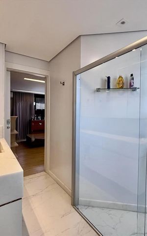 Apartamento à venda com 156m², 4 quartos e 4 vagasBanheiro da suíte 