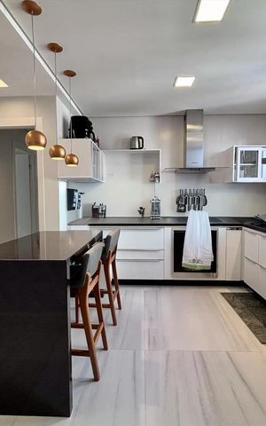 Apartamento à venda com 156m², 4 quartos e 4 vagasCozinha
