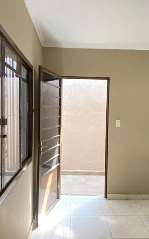 Casa à venda com 116m², 2 quartos e 2 vagas Casa à venda com 116m², 2 quartos e 2 vagasSala
