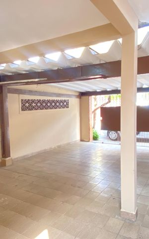 Casa à venda com 116m², 2 quartos e 2 vagas Casa à venda com 116m², 2 quartos e 2 vagasÁrea externa - Garagem