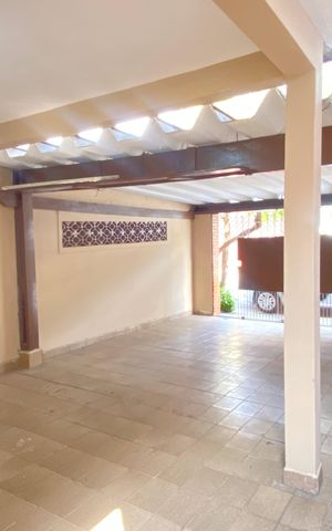 Casa à venda com 116m², 2 quartos e 2 vagas Casa à venda com 116m², 2 quartos e 2 vagasÁrea externa - Garagem