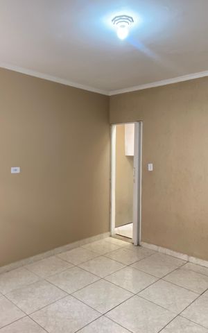 Casa à venda com 116m², 2 quartos e 2 vagas Casa à venda com 116m², 2 quartos e 2 vagasSala