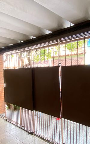 Casa à venda com 116m², 2 quartos e 2 vagas Casa à venda com 116m², 2 quartos e 2 vagasÁrea externa - Garagem