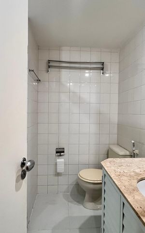 Apartamento para alugar com 72m², 2 quartos e 2 vagas Apartamento para alugar com 72m², 2 quartos e 2 vagasBanheiro da suíte 2