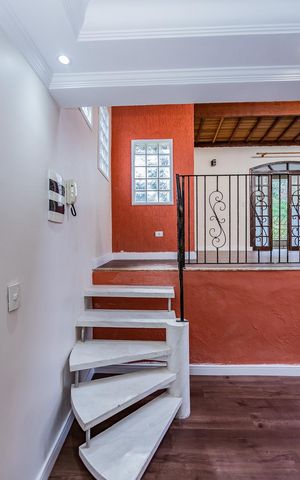 Casa para alugar com 70m², 2 quartos e 1 vaga Casa para alugar com 70m², 2 quartos e 1 vagaEscada