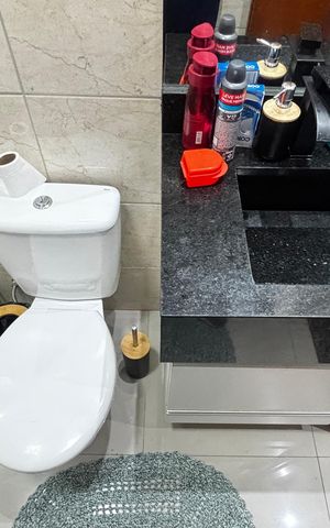 Apartamento à venda com 120m², 2 quartos e 2 vagas Apartamento à venda com 120m², 2 quartos e 2 vagasBanheiro da Suíte