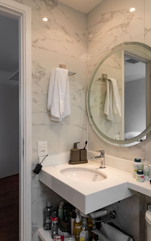 Apartamento à venda com 70m², 2 quartos e 1 vaga Apartamento à venda com 70m², 2 quartos e 1 vagaSuíte