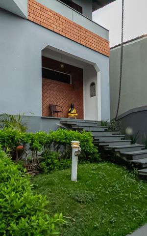 Casa à venda com 361m², 3 quartos e 4 vagas Casa à venda com 361m², 3 quartos e 4 vagasJardim
