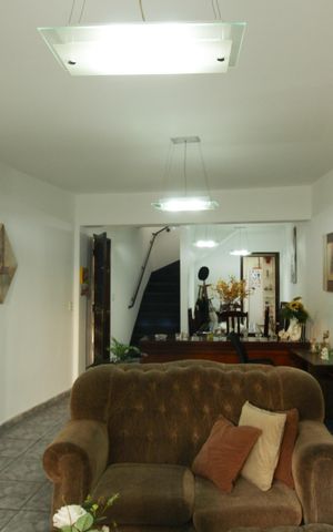 Casa à venda com 148m², 3 quartos e 2 vagas Casa à venda com 148m², 3 quartos e 2 vagasSala