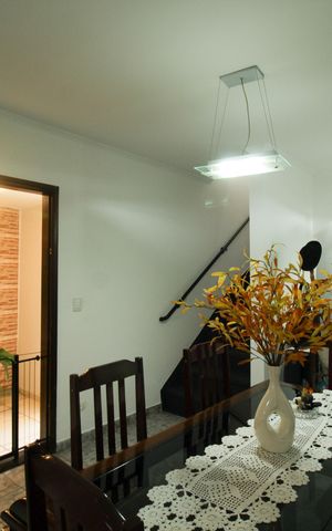 Casa à venda com 148m², 3 quartos e 2 vagas Casa à venda com 148m², 3 quartos e 2 vagasSala