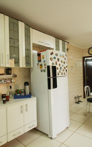Casa à venda com 148m², 3 quartos e 2 vagas Casa à venda com 148m², 3 quartos e 2 vagasCozinha