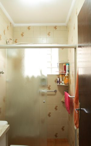 Casa à venda com 148m², 3 quartos e 2 vagas Casa à venda com 148m², 3 quartos e 2 vagasBanheiro