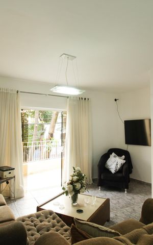 Casa à venda com 148m², 3 quartos e 2 vagas Casa à venda com 148m², 3 quartos e 2 vagasSala