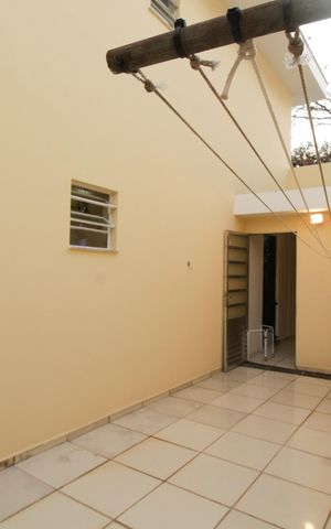 Casa à venda com 148m², 3 quartos e 2 vagas Casa à venda com 148m², 3 quartos e 2 vagasÁrea de Serviço