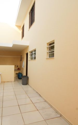 Casa à venda com 148m², 3 quartos e 2 vagas Casa à venda com 148m², 3 quartos e 2 vagasÁrea de Serviço