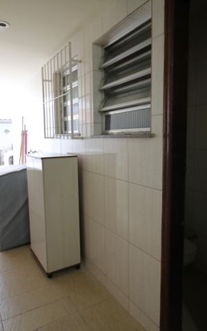 Casa de condomínio à venda com 305m², 4 quartos e 2 vagasÁrea de Serviço