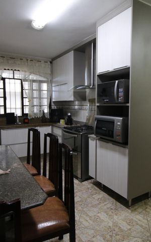 Casa de condomínio à venda com 305m², 4 quartos e 2 vagasCozinha