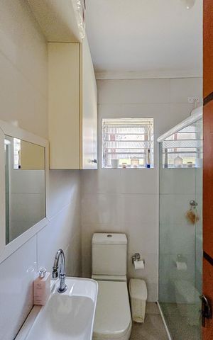 Casa à venda com 123m², 2 quartos e 1 vagaBanheiro 2